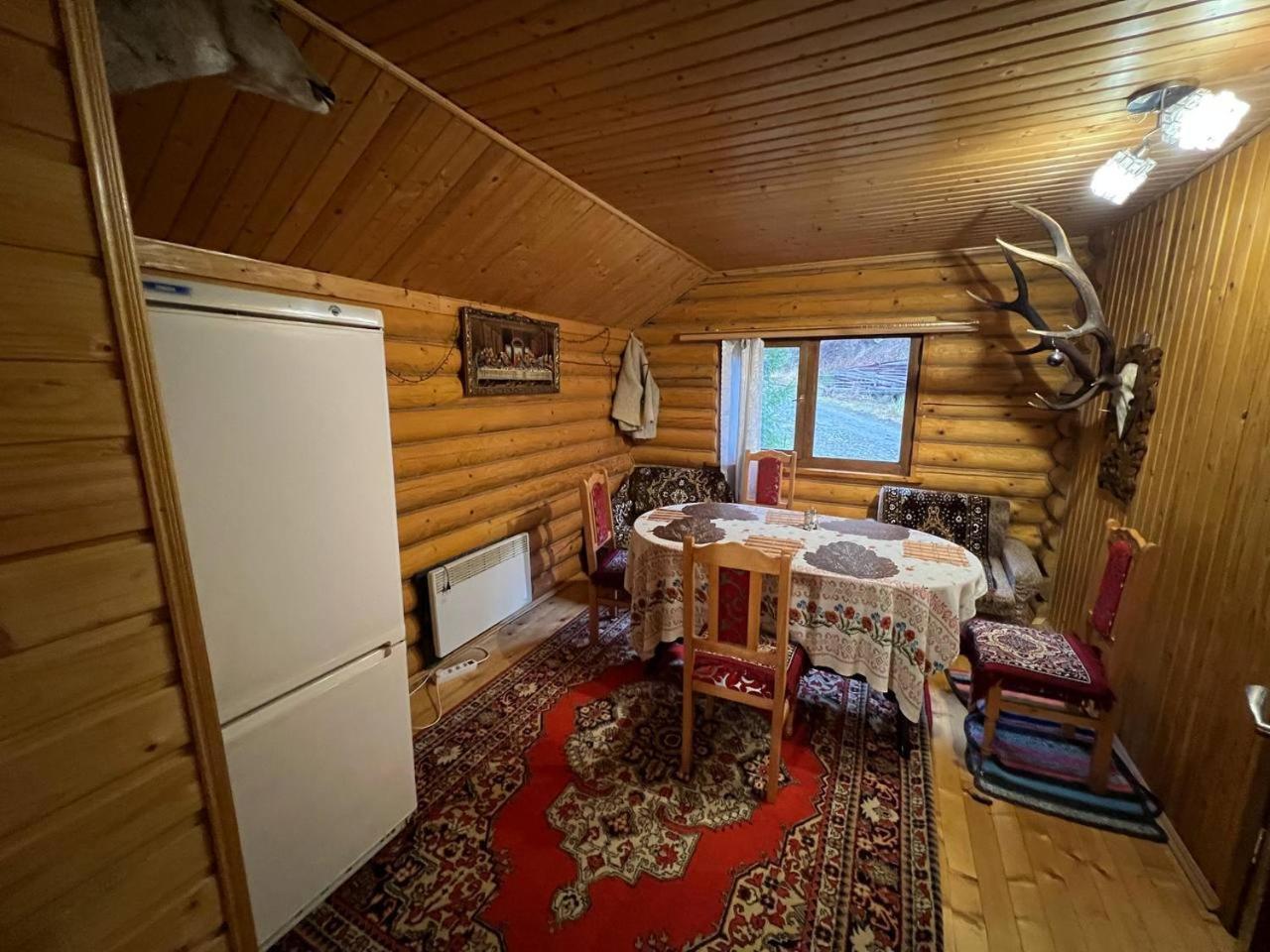 Auberge de jeunesse Farmstead Lisova à Mizhhirya  Extérieur photo
